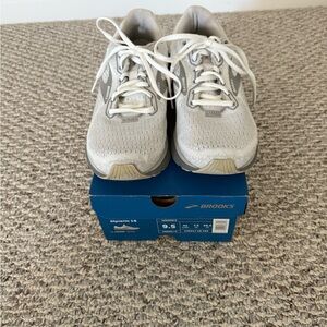 Women’s Brooks glycerin 18 Running Shoes